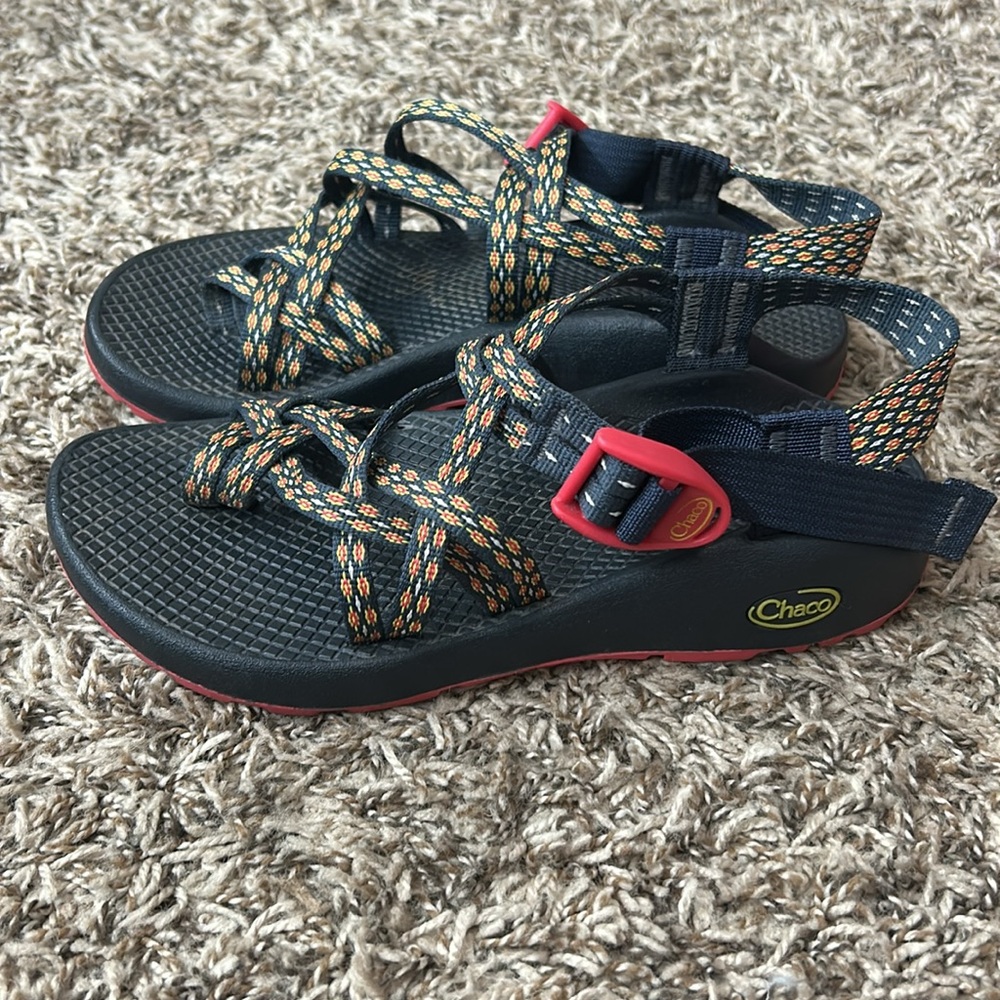Chaco Z2 Strappy Detail Toe Hole Adjustable Side Strap Sandals Outdoor Shoe Sz 6